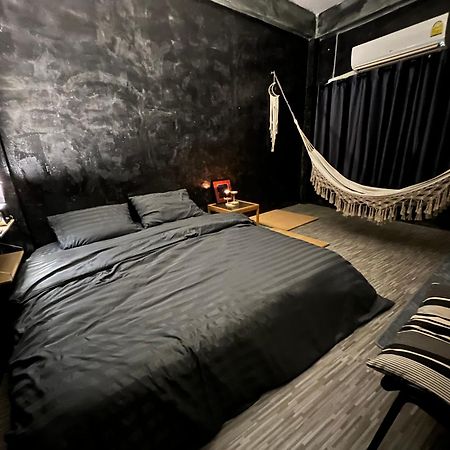 Stay Strays Hostel Bangkok Exteriér fotografie