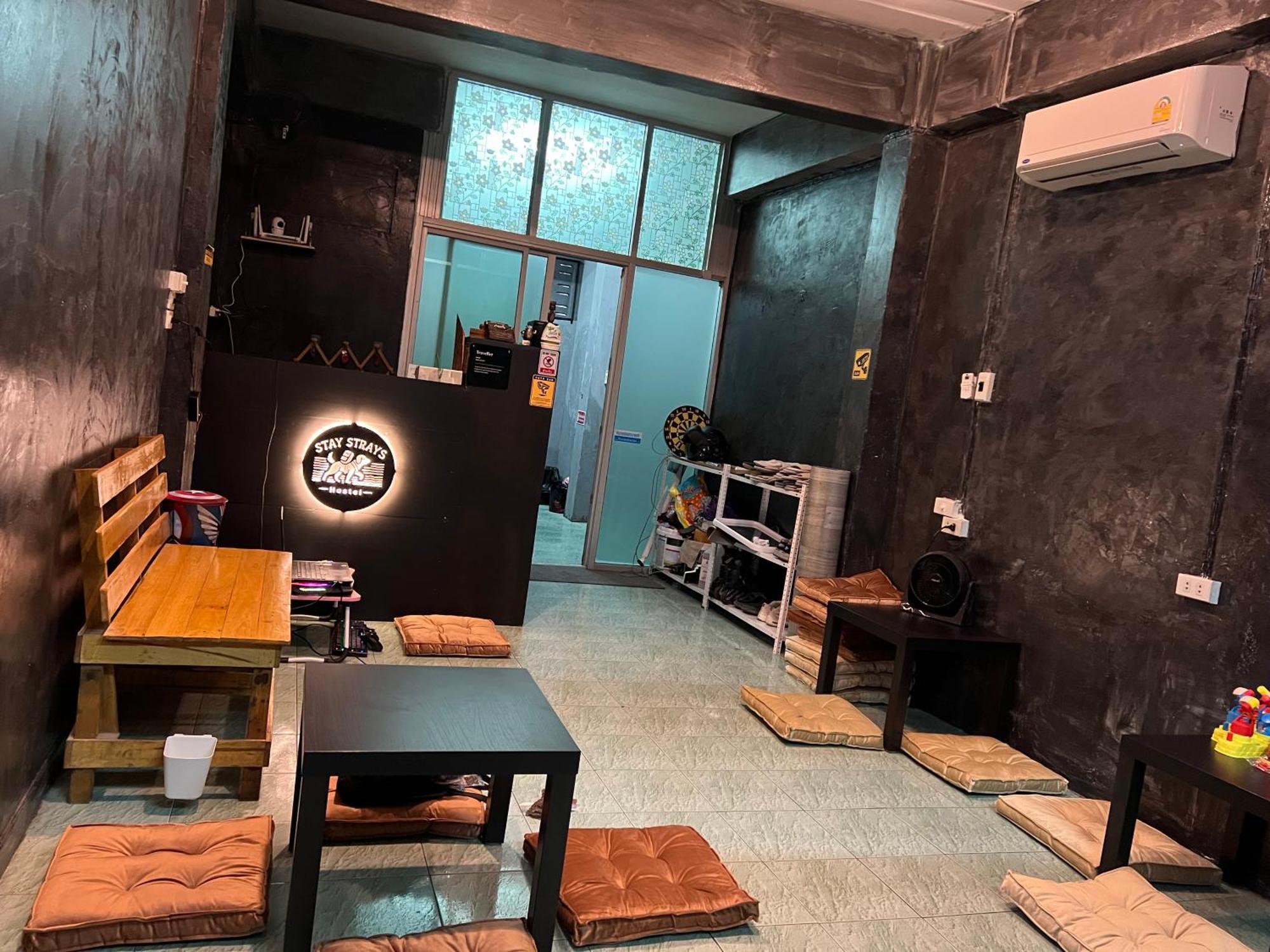 Stay Strays Hostel Bangkok Exteriér fotografie