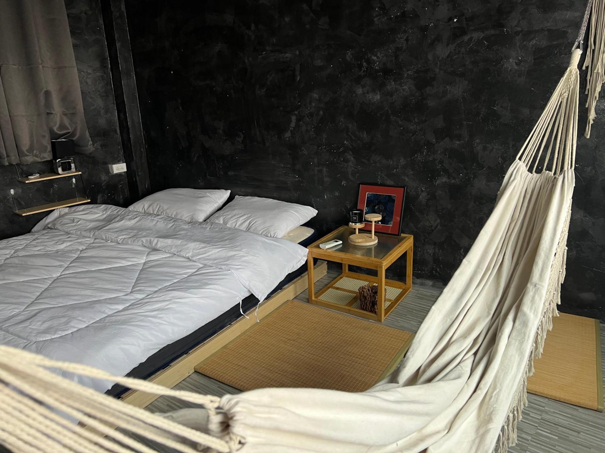 Stay Strays Hostel Bangkok Exteriér fotografie