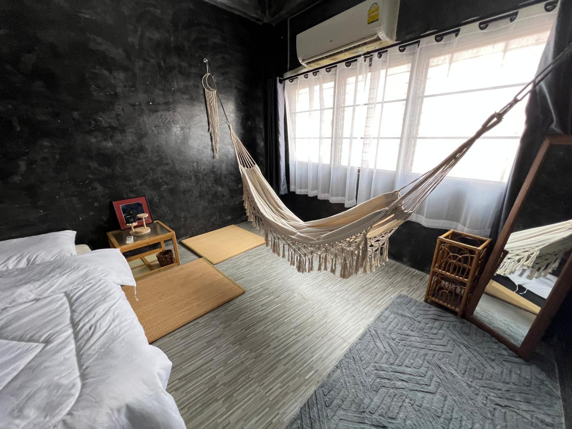 Stay Strays Hostel Bangkok Exteriér fotografie