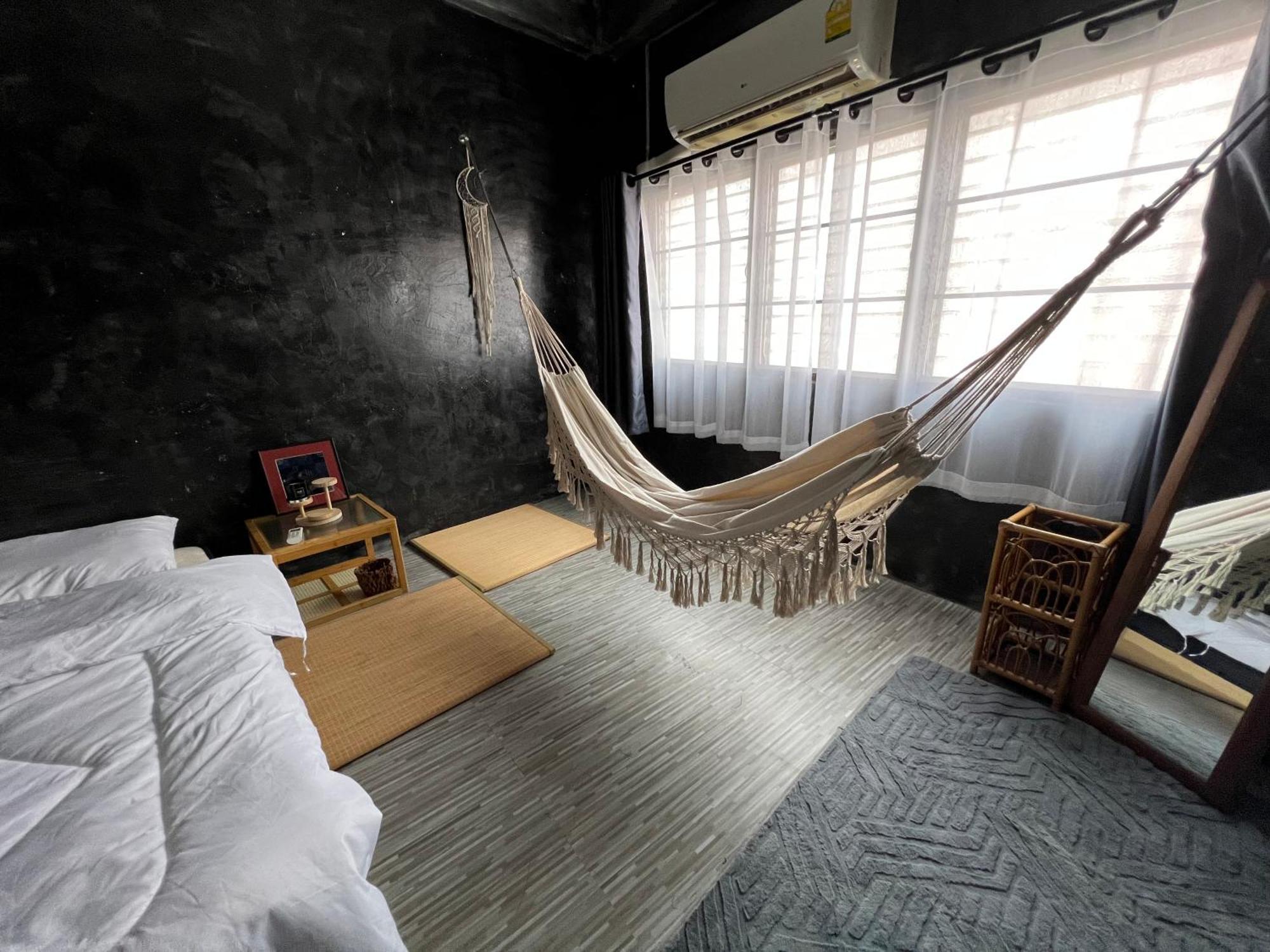 Stay Strays Hostel Bangkok Exteriér fotografie